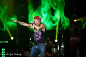 Poison State Farm Stadium live