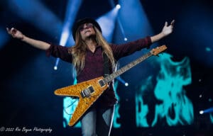 Poison State Farm Stadium live