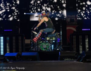 Poison State Farm Stadium live