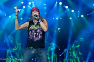 Poison State Farm Stadium live